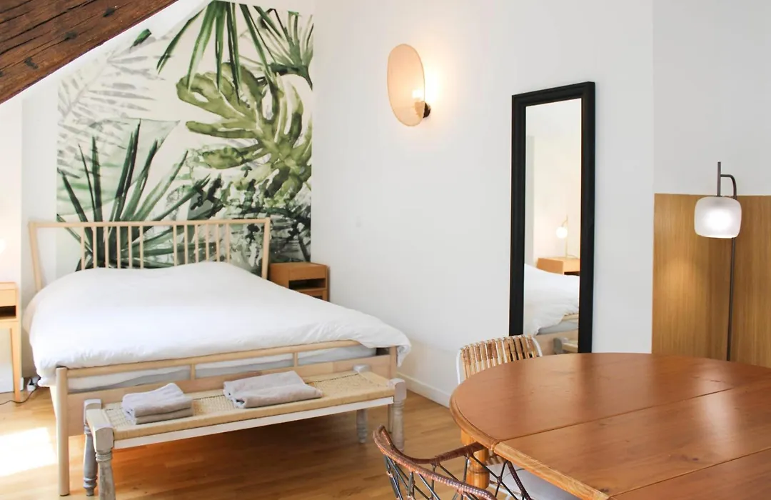 Bright Apartment Just Steps From The Marais-1