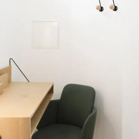 Bright Apartment Just Steps From The Marais-3