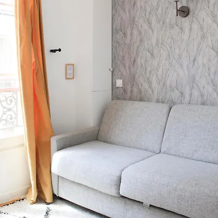 Bright Apartment Just Steps From The Marais-2